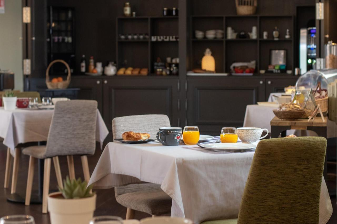 Logis Hotel Tante Yvonne & Son Restaurant Semi-Gastronomique - Lyon Nord Quincieux ภายนอก รูปภาพ
