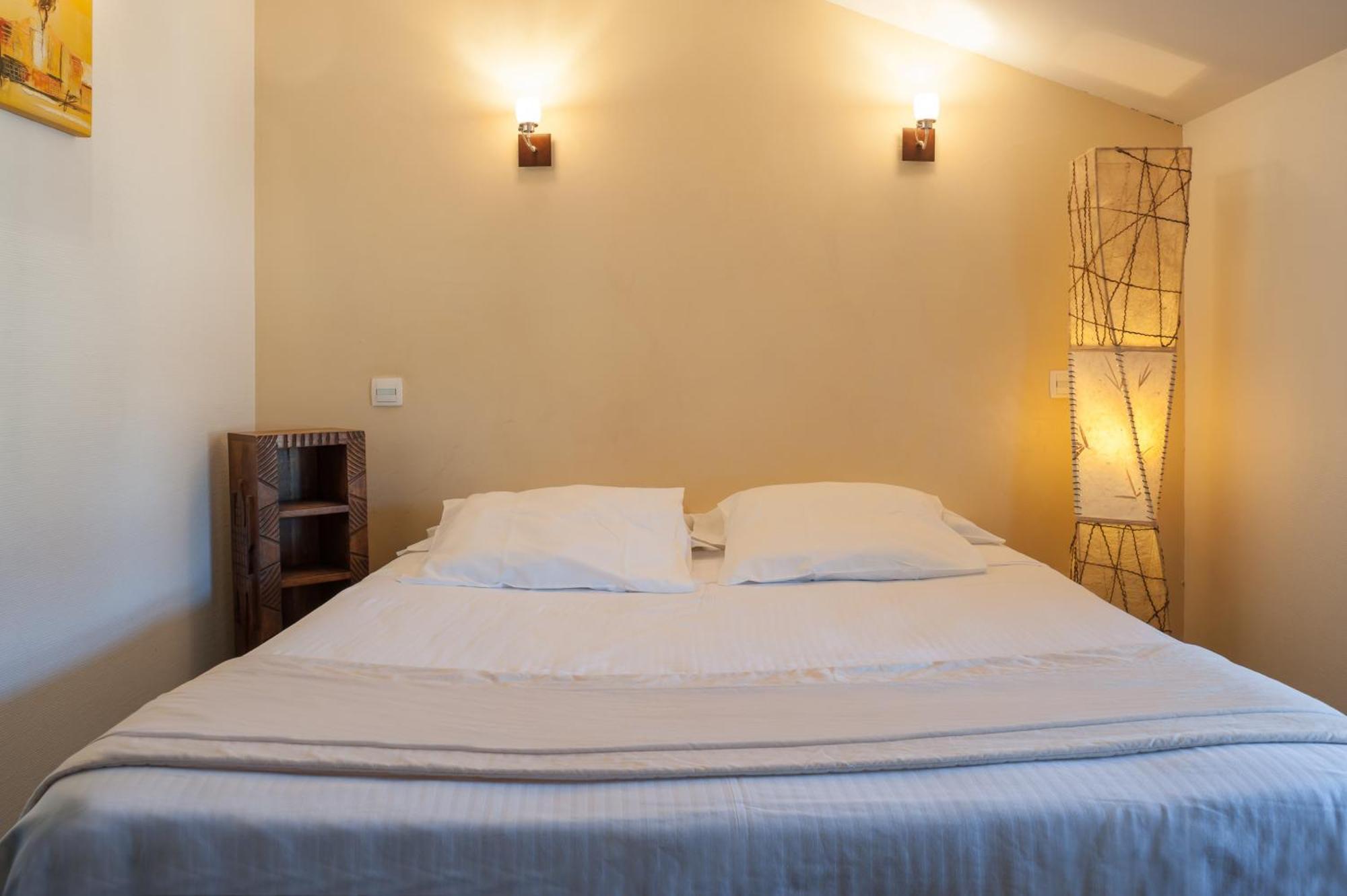 Logis Hotel Tante Yvonne & Son Restaurant Semi-Gastronomique - Lyon Nord Quincieux ห้อง รูปภาพ