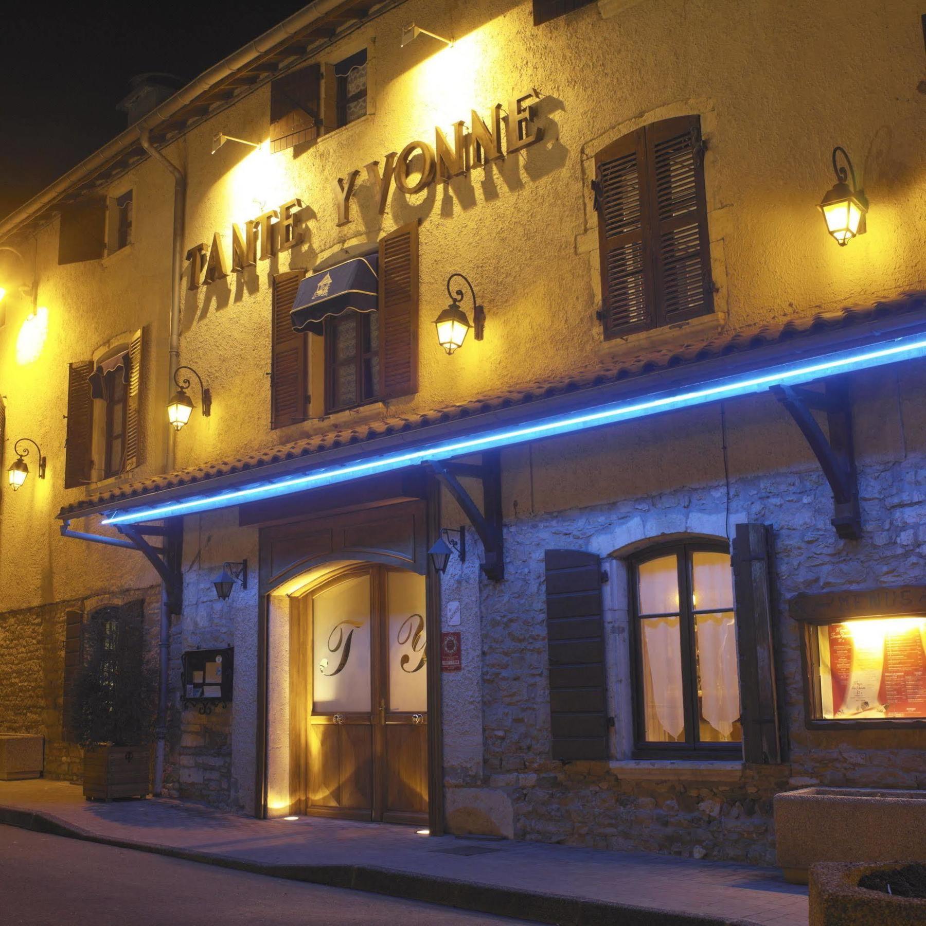 Logis Hotel Tante Yvonne & Son Restaurant Semi-Gastronomique - Lyon Nord Quincieux ภายนอก รูปภาพ