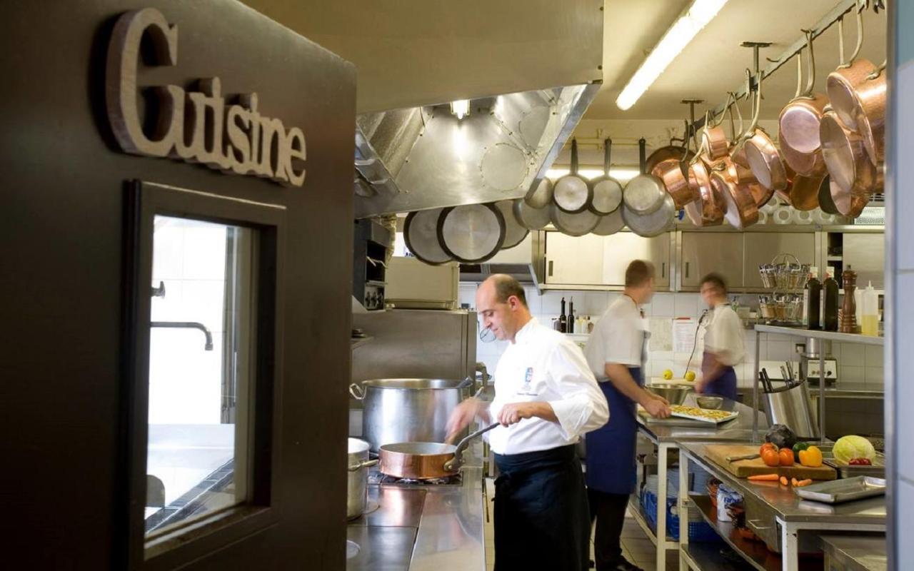 Logis Hotel Tante Yvonne & Son Restaurant Semi-Gastronomique - Lyon Nord Quincieux ภายนอก รูปภาพ
